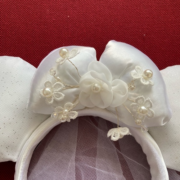 Disney Parks Bride Bridal Veil Ears White Floral Bow Minnie White Cream Headband - Picture 5 of 6